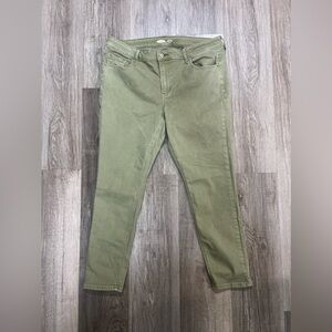 Old Navy women’s Rockstar super Skinny mid rise green jeans size 16 Petite